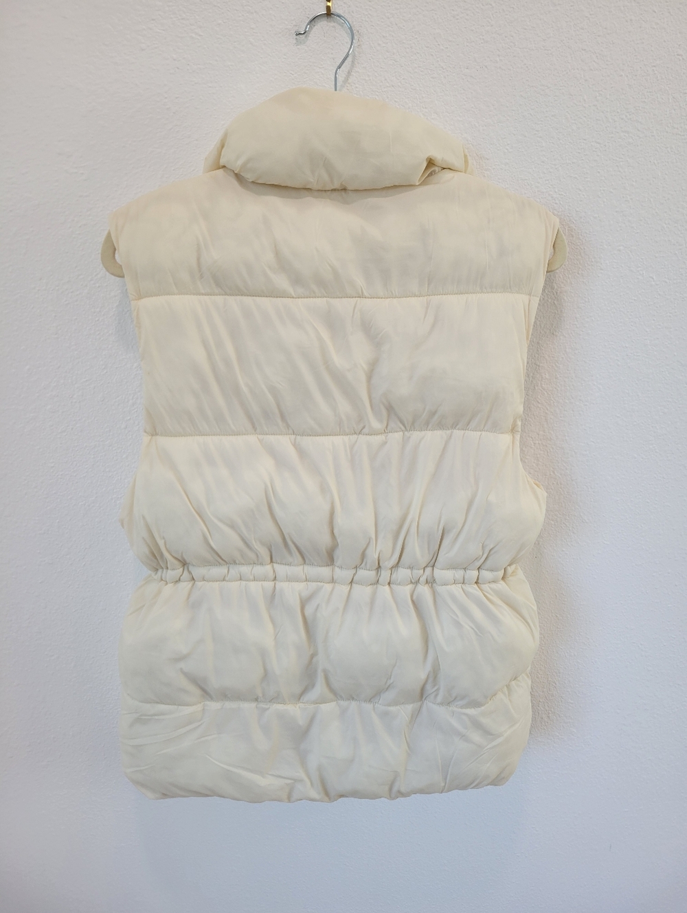 Love Tree Women’s S Cream Puffer Vest Cinch Waist Zip Snap Cozy Minimalist - Picture 4 of 5